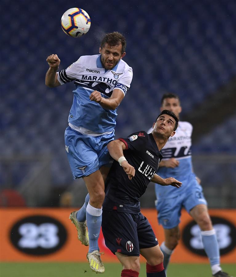 继续在场上 继续在场上