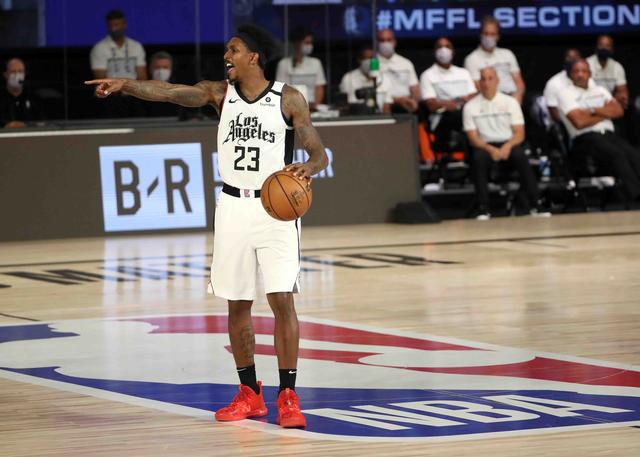 运动员们在 运动员们在